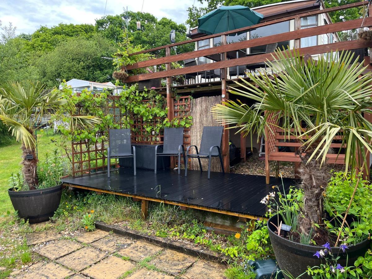 Private Holiday Home In Calm Site Wootton Bridge  Esterno foto