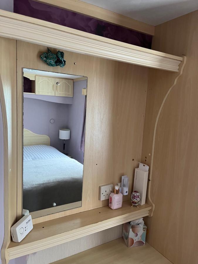Private Holiday Home In Calm Site Wootton Bridge  Esterno foto