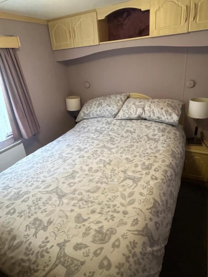 Private Holiday Home In Calm Site Wootton Bridge  Esterno foto